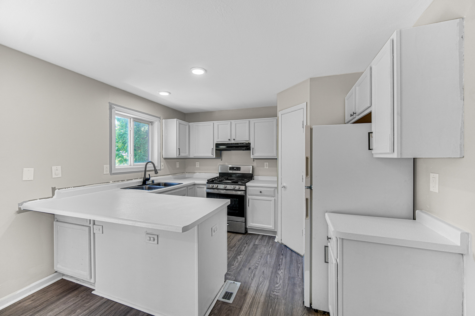 7192 E 2nd Street, Sun River Terrace, IL 60964