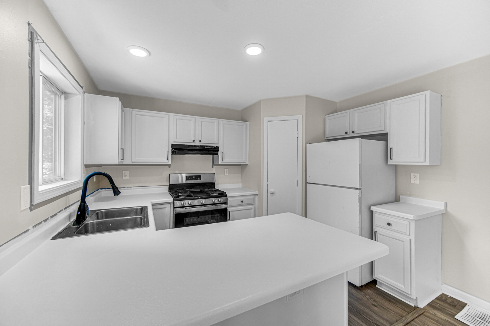 7192 E 2nd Street, Sun River Terrace, IL 60964