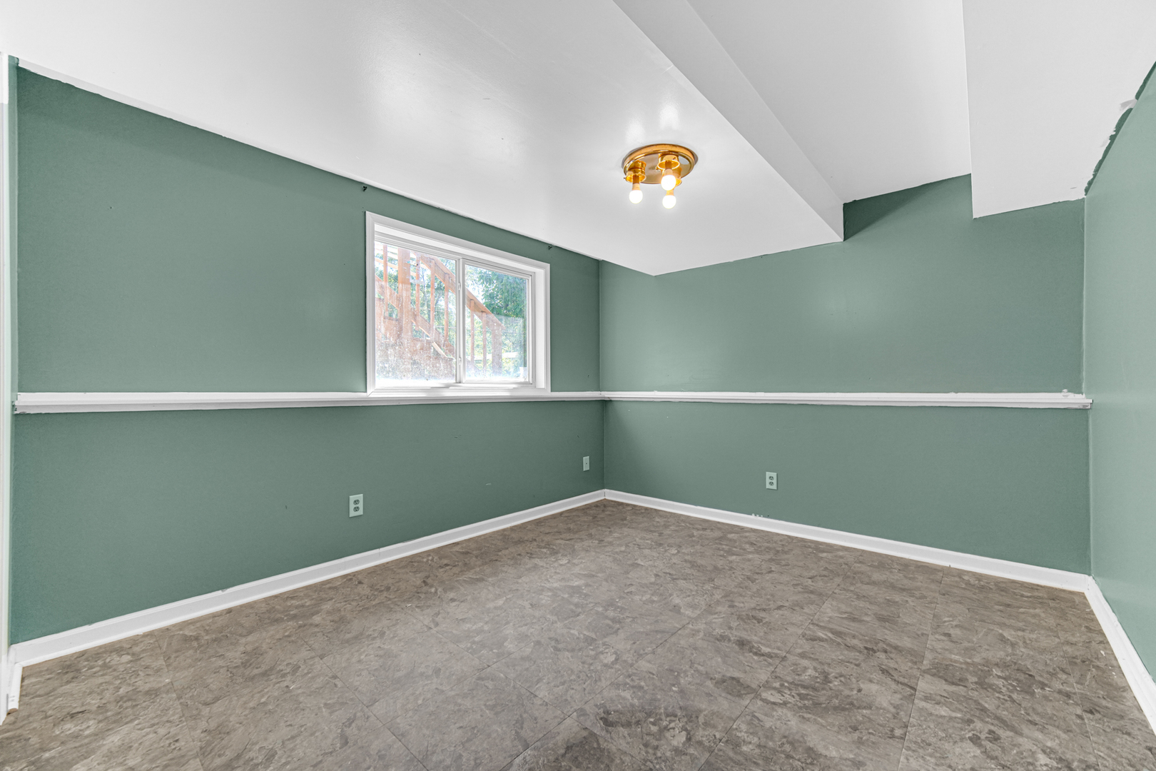 7192 E 2nd Street, Sun River Terrace, IL 60964