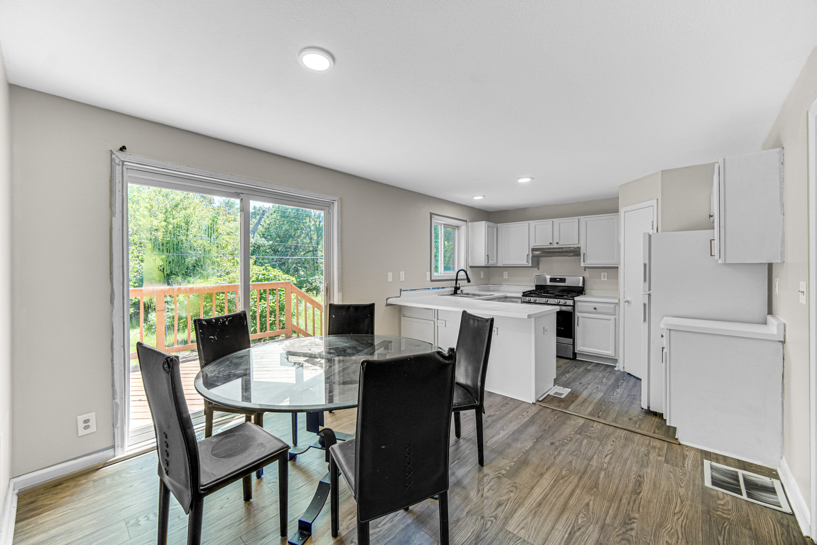 7192 E 2nd Street, Sun River Terrace, IL 60964