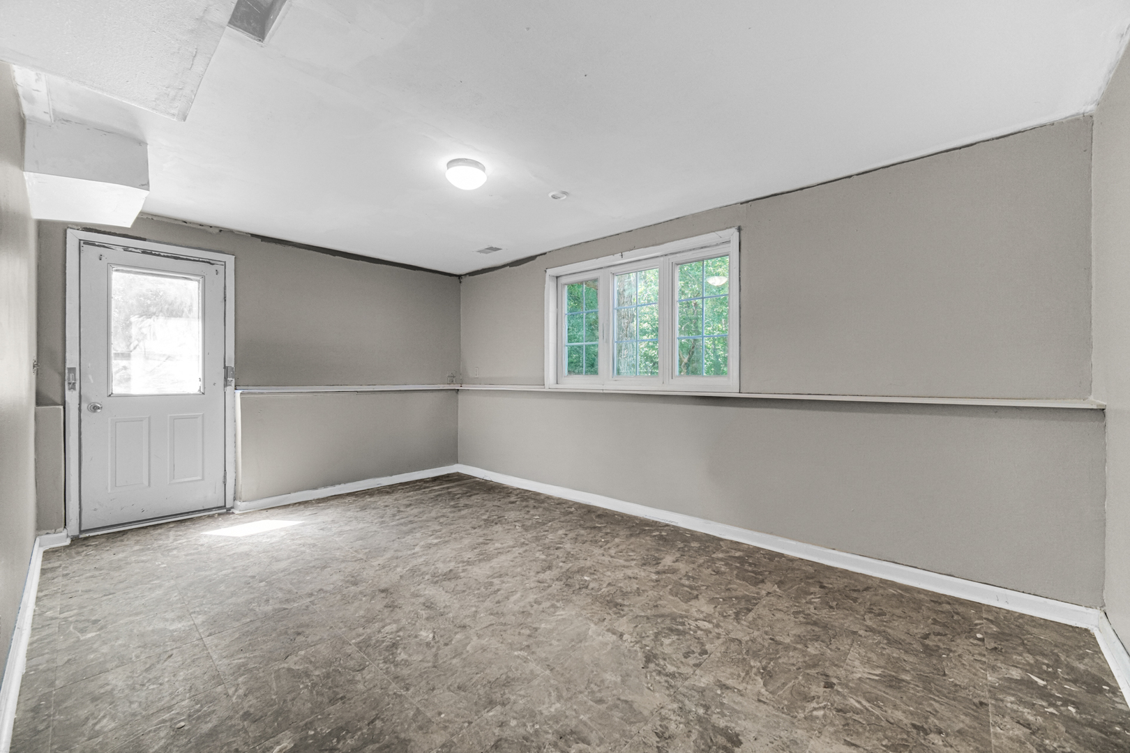 7192 E 2nd Street, Sun River Terrace, IL 60964