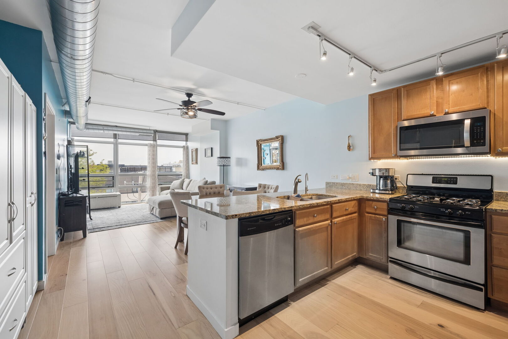 1610 W Fullerton Avenue #412, Chicago, IL 60614