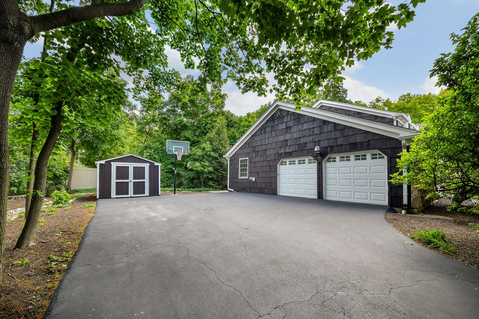 707 Gary Court, Wheaton, IL 60187
