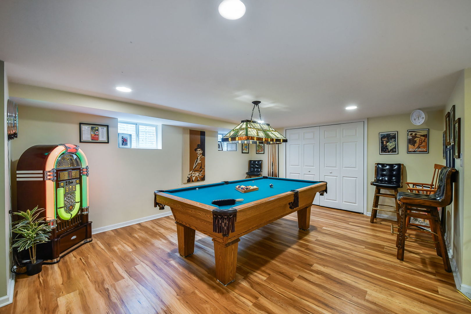 707 Gary Court, Wheaton, IL 60187