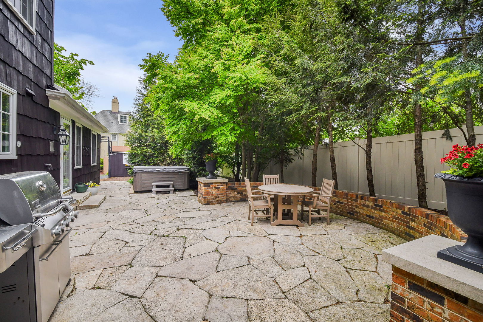 707 Gary Court, Wheaton, IL 60187