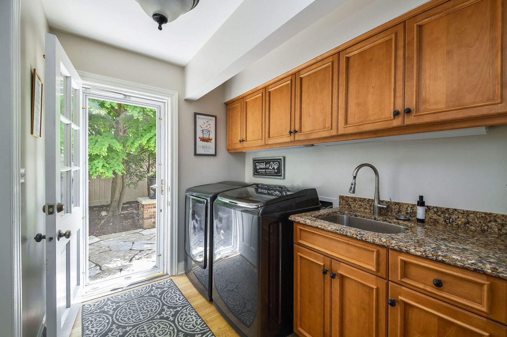 707 Gary Court, Wheaton, IL 60187