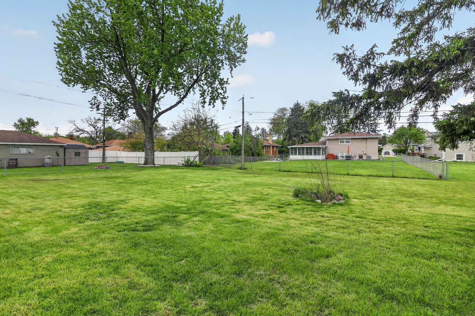 15 W 56th Street, Westmont, IL 60559