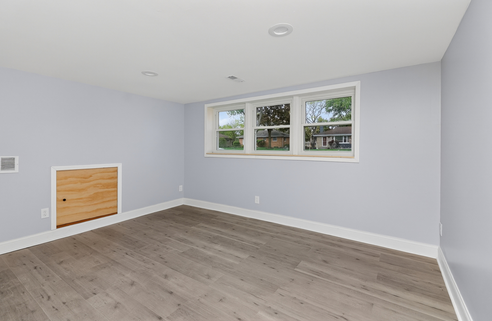15 W 56th Street, Westmont, IL 60559