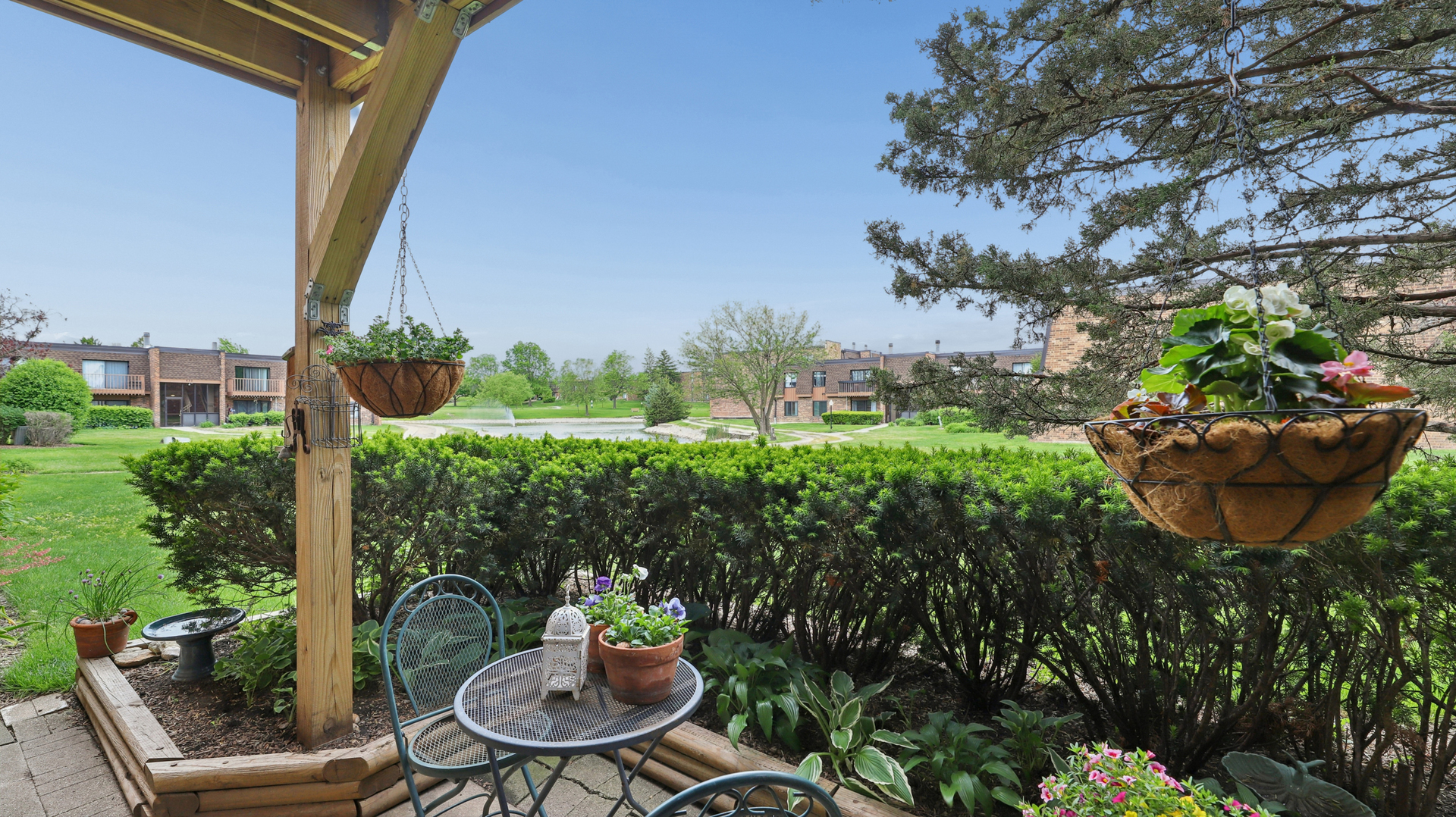 608 Waterford Road #1B, Schaumburg, IL 60193