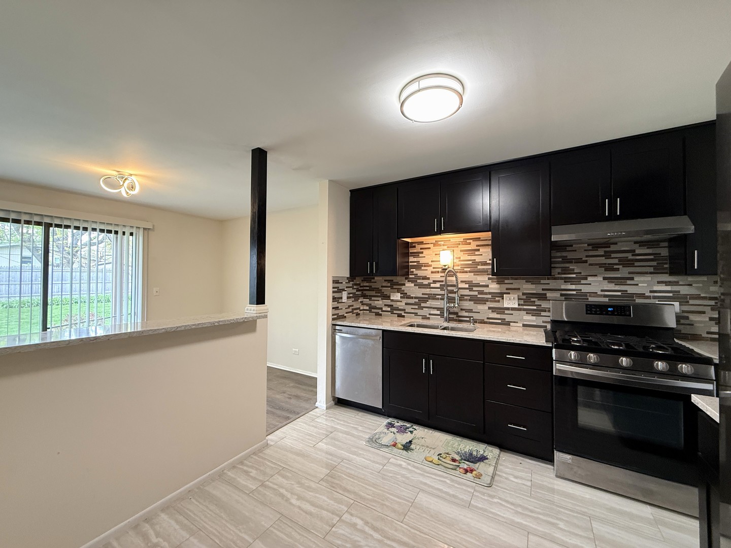 2610 Northampton Drive #B1, Rolling Meadows, IL 60008