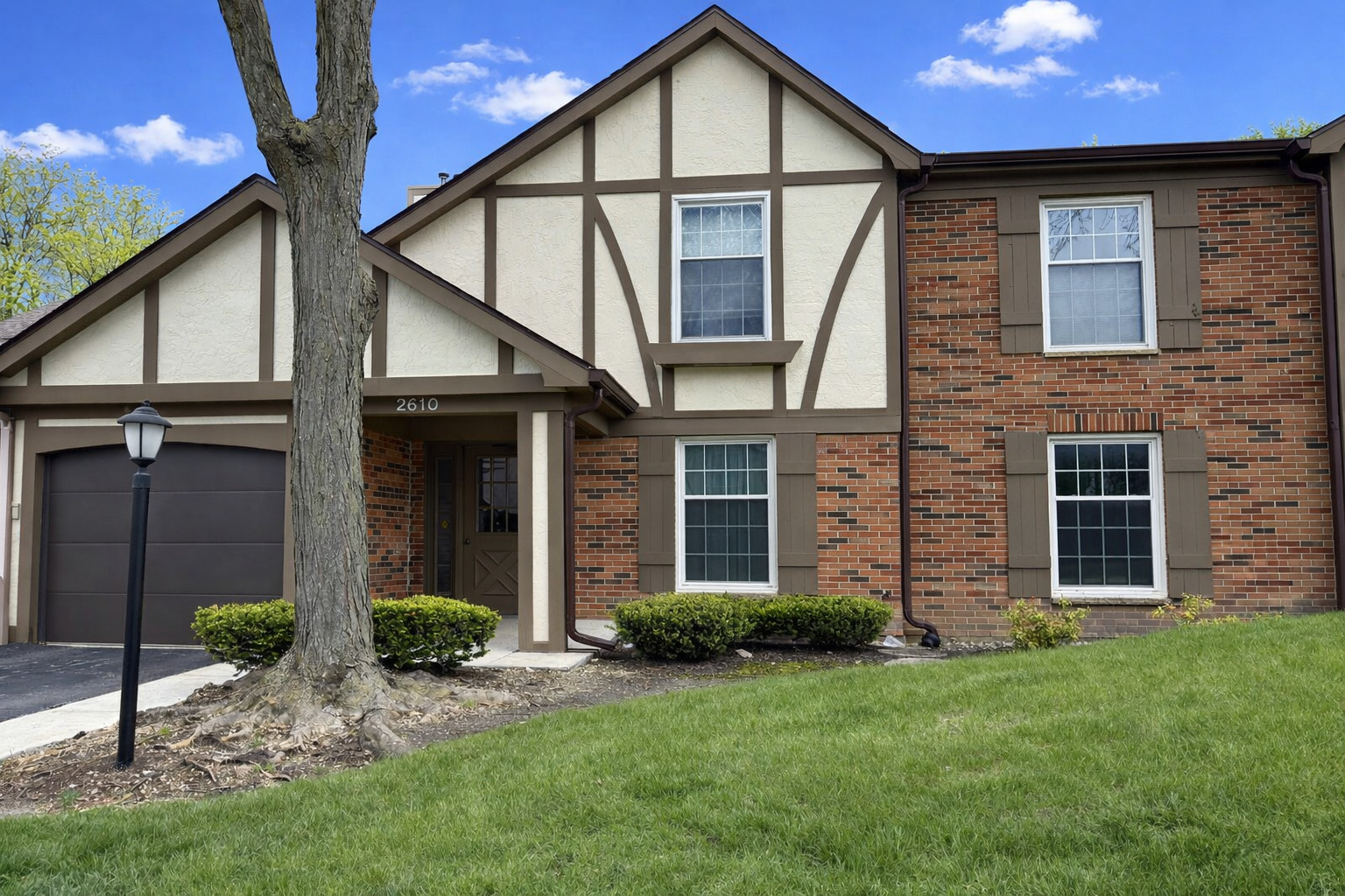 2610 Northampton Drive #B1, Rolling Meadows, IL 60008