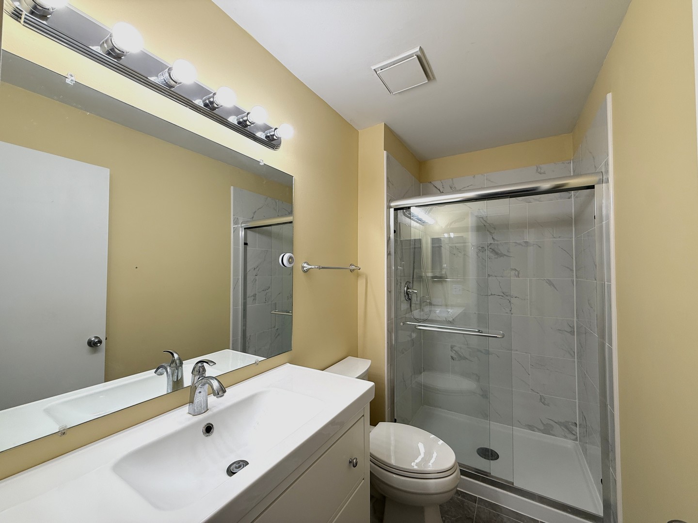 2610 Northampton Drive #B1, Rolling Meadows, IL 60008