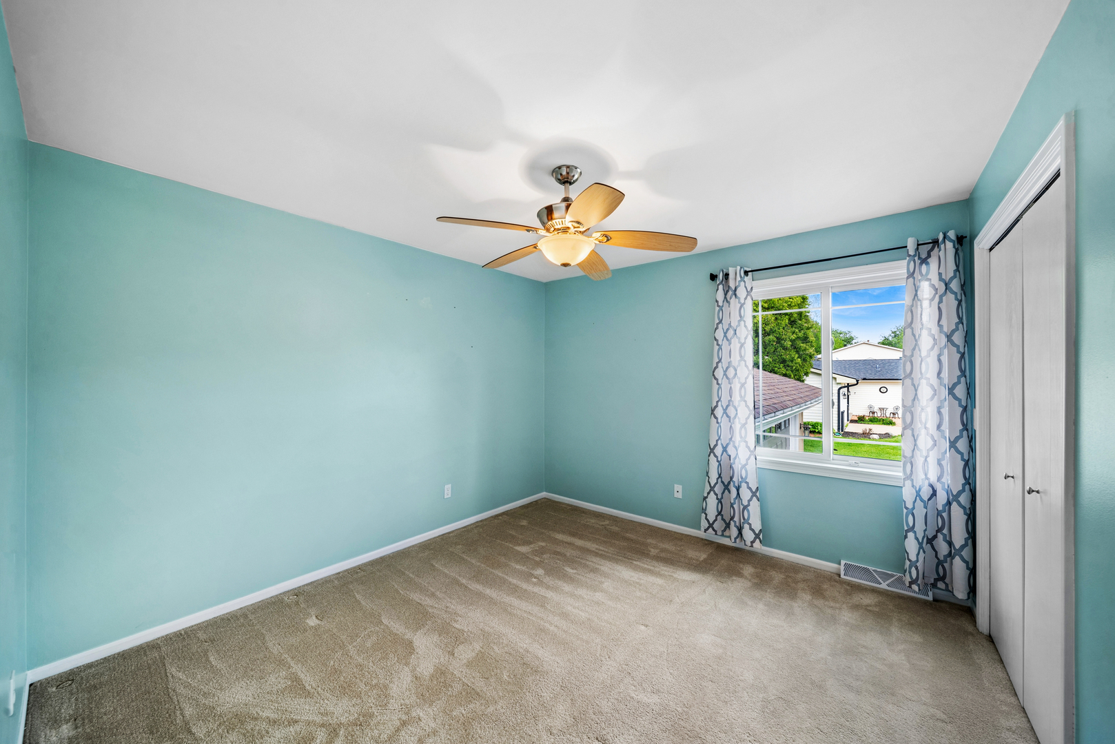 2481 Chatham Road, Aurora, IL 60506