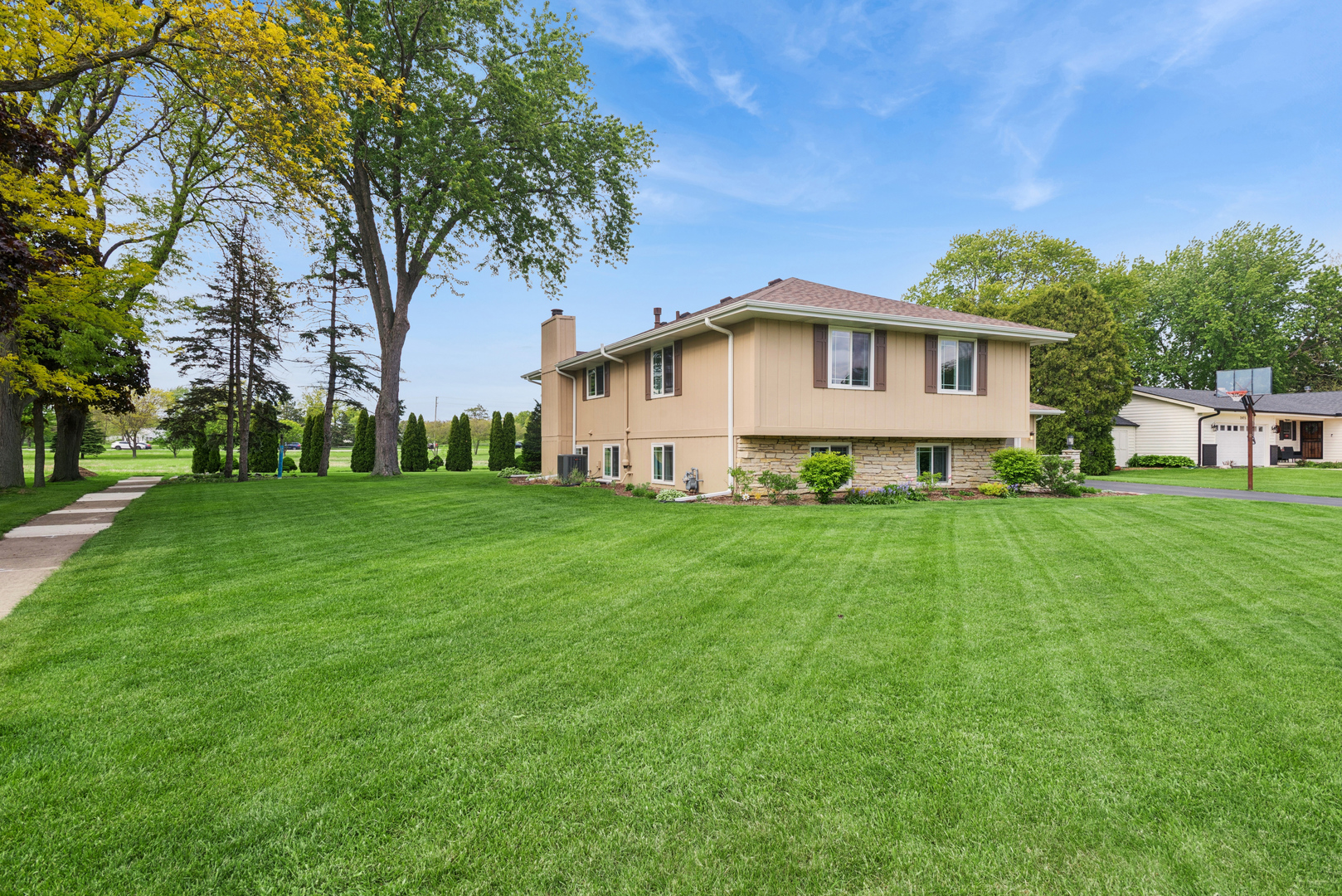 2481 Chatham Road, Aurora, IL 60506