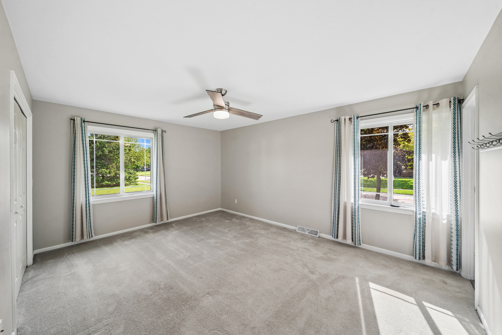 2481 Chatham Road, Aurora, IL 60506