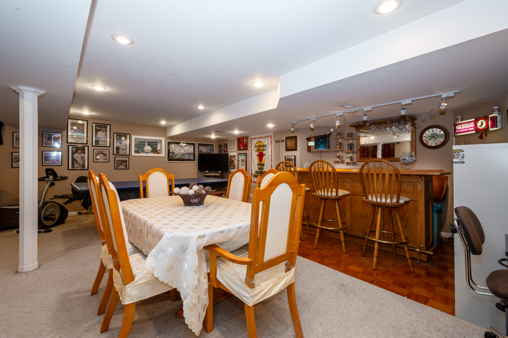541 N 4th Avenue, Addison, IL 60101