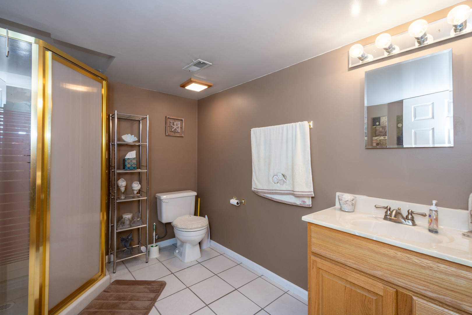 541 N 4th Avenue, Addison, IL 60101