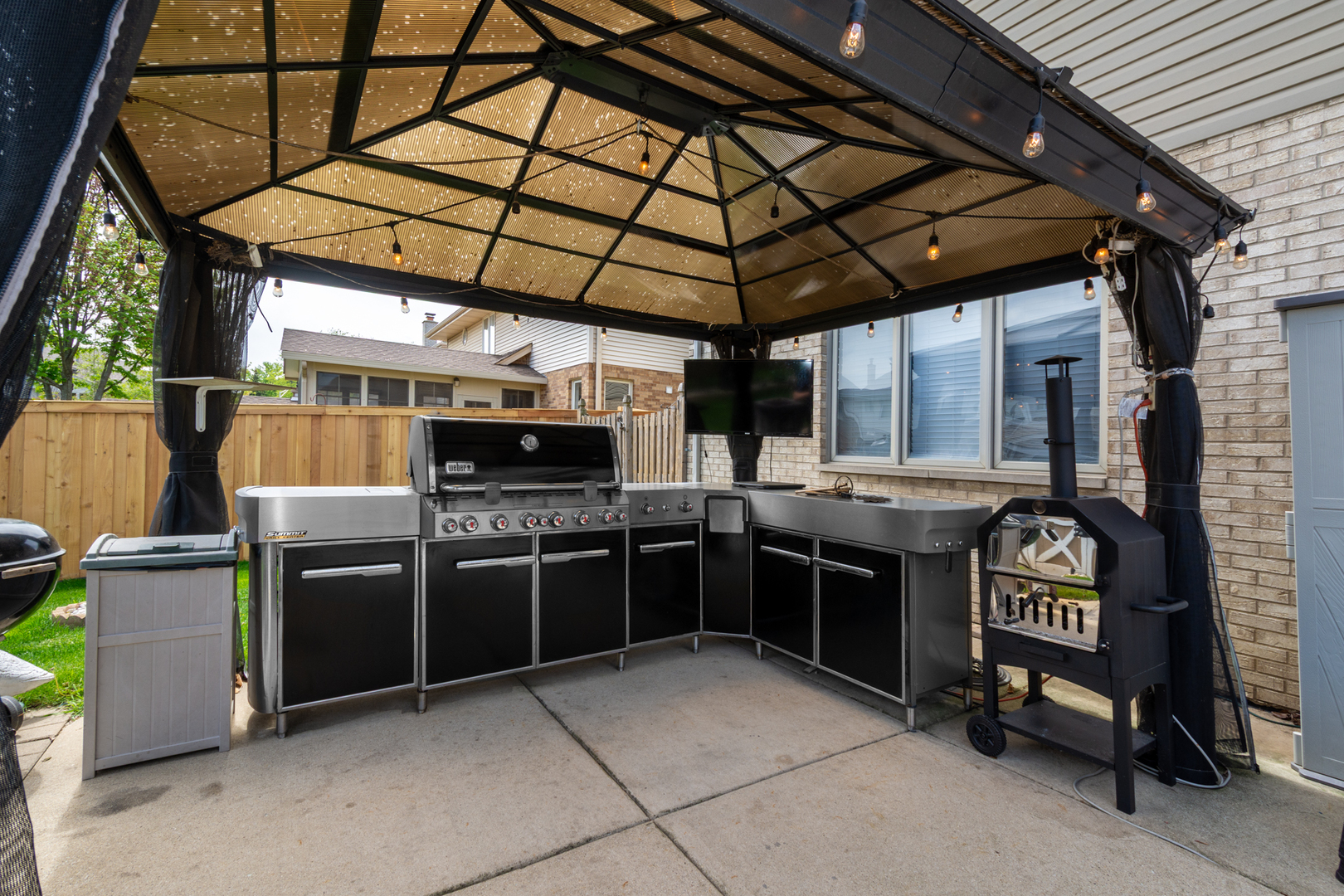 541 N 4th Avenue, Addison, IL 60101