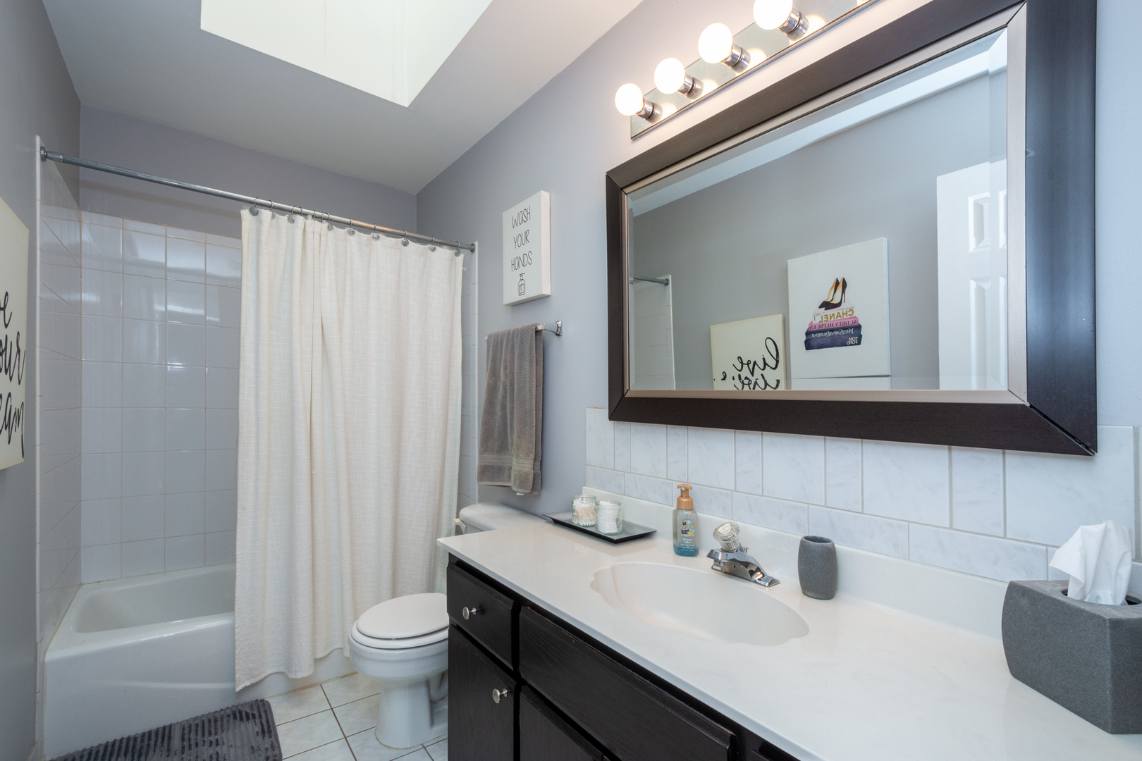 541 N 4th Avenue, Addison, IL 60101
