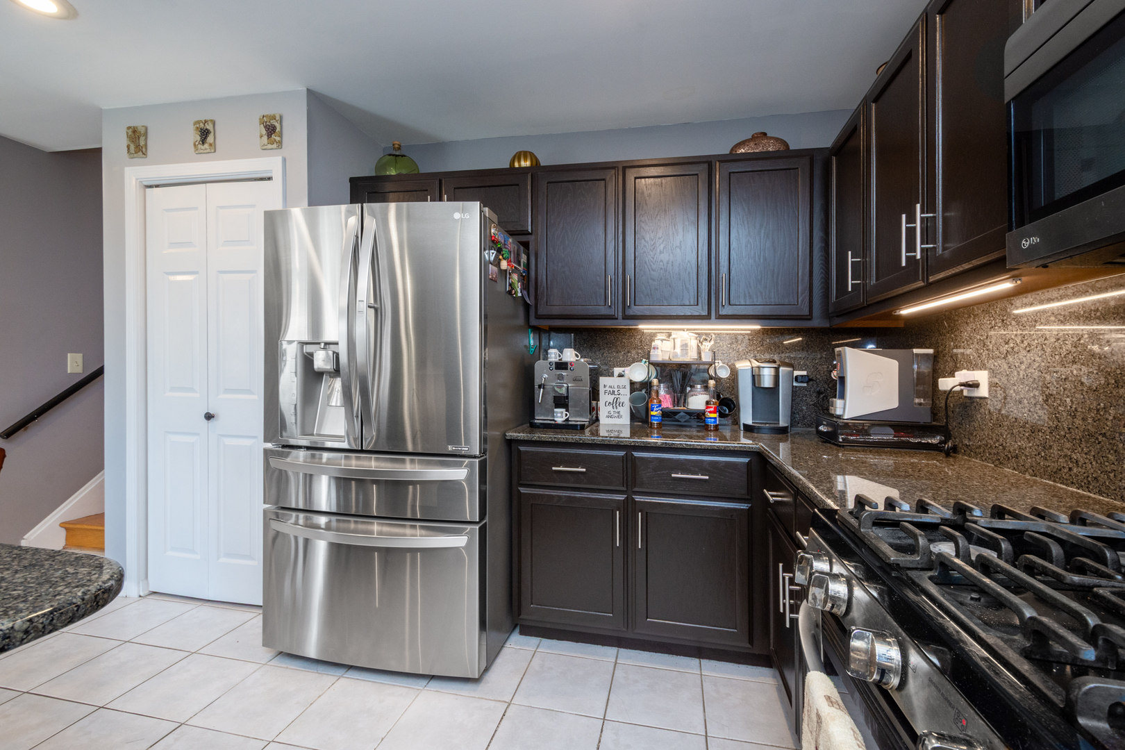 541 N 4th Avenue, Addison, IL 60101