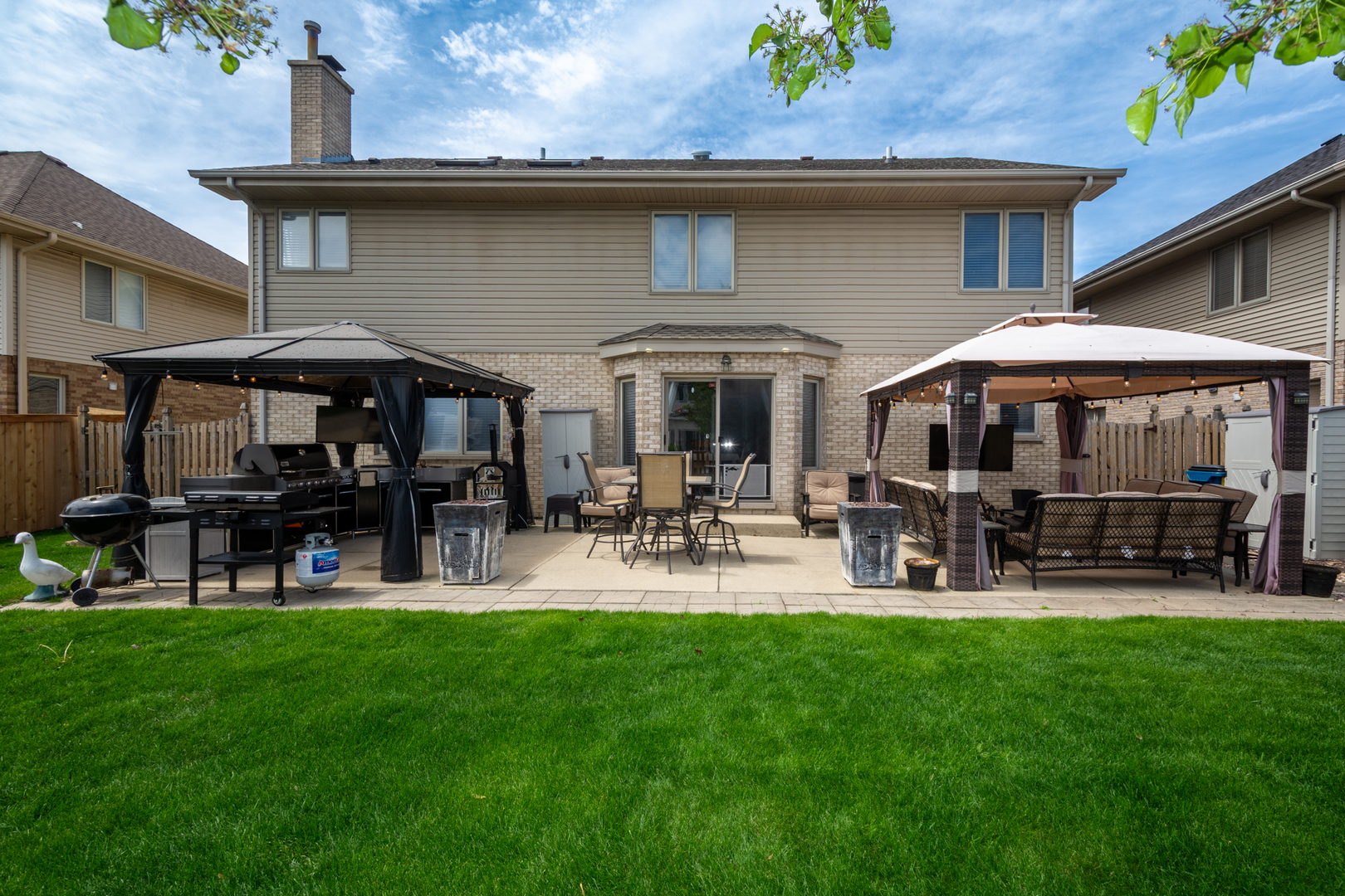 541 N 4th Avenue, Addison, IL 60101