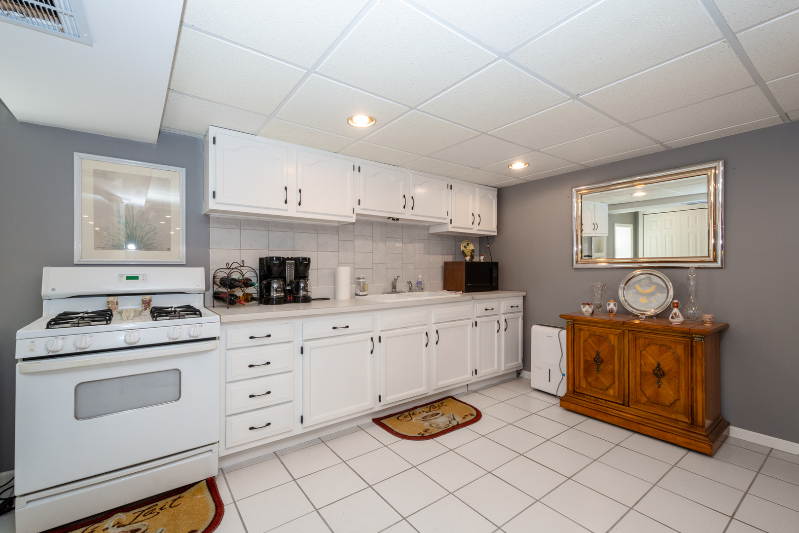 541 N 4th Avenue, Addison, IL 60101