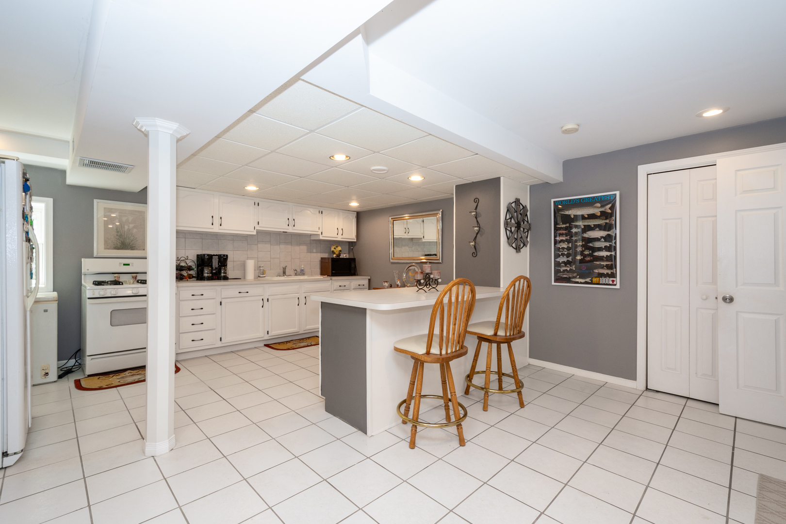 541 N 4th Avenue, Addison, IL 60101