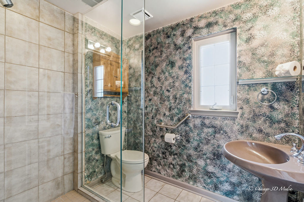 1527 S Chesterfield Drive, Arlington Heights, IL 60005