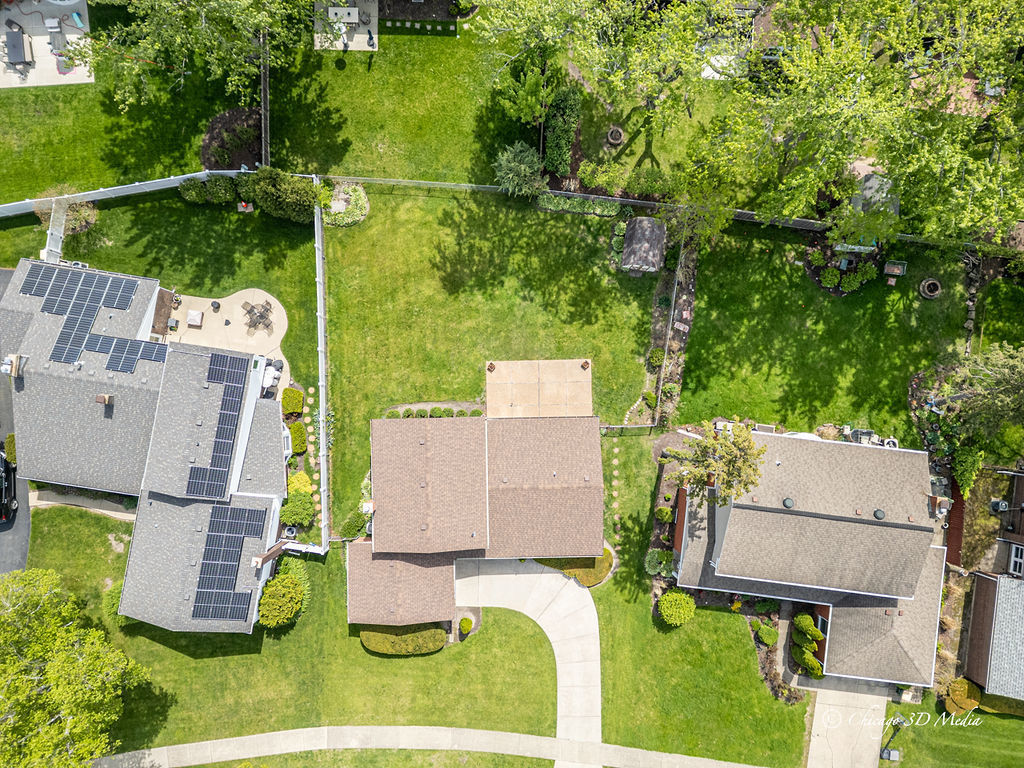 1527 S Chesterfield Drive, Arlington Heights, IL 60005