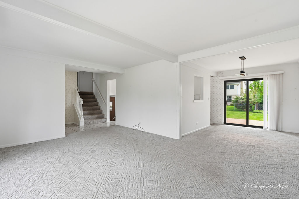 1527 S Chesterfield Drive, Arlington Heights, IL 60005