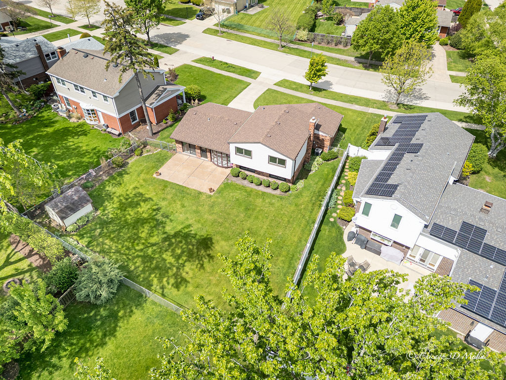 1527 S Chesterfield Drive, Arlington Heights, IL 60005
