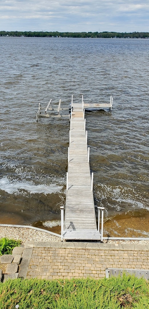 140 Eagle Point Road, Fox Lake, IL 60020