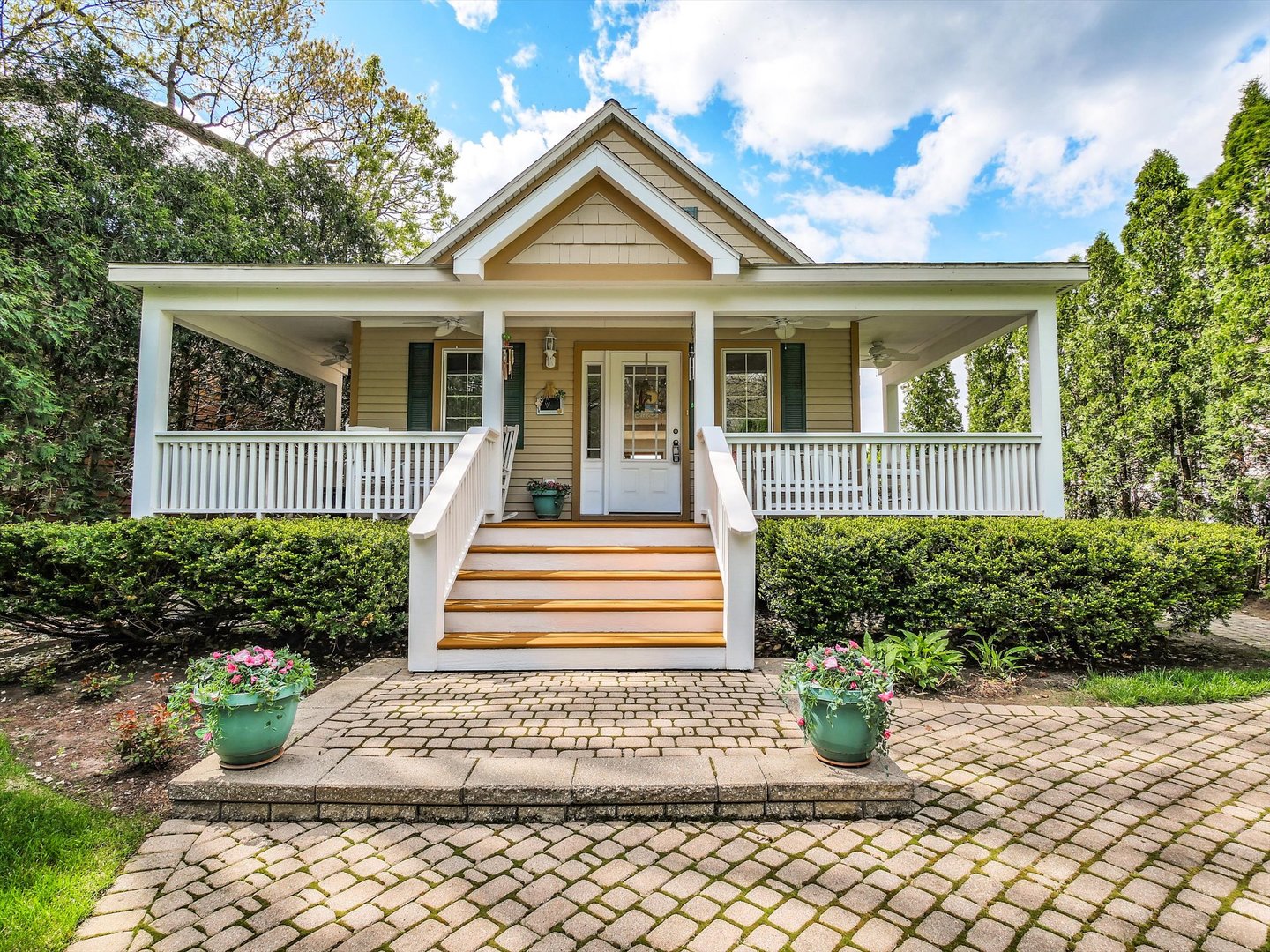 140 Eagle Point Road, Fox Lake, IL 60020