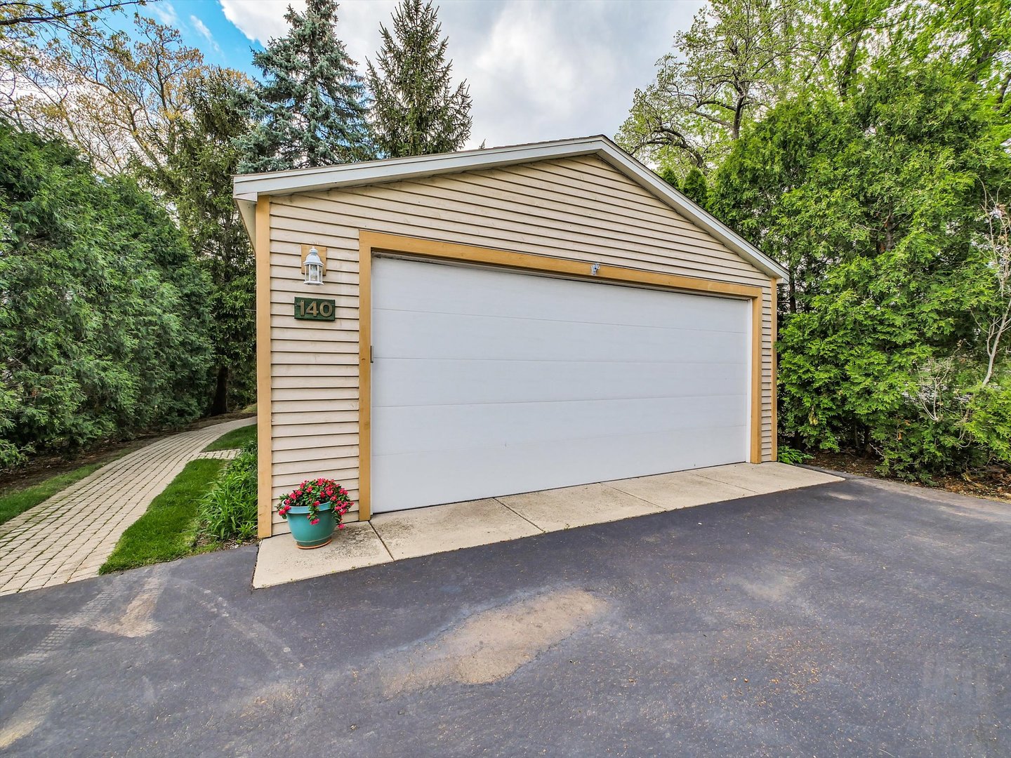 140 Eagle Point Road, Fox Lake, IL 60020