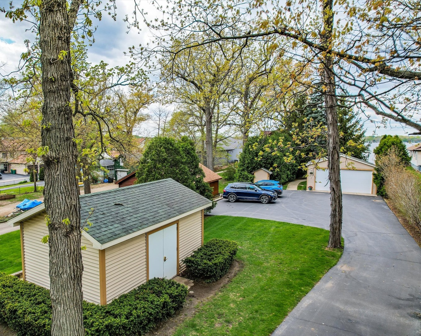 140 Eagle Point Road, Fox Lake, IL 60020