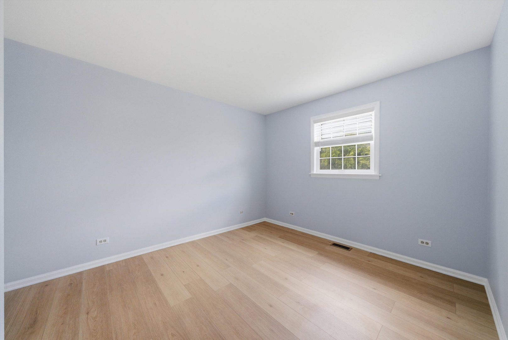 2138 Rugen Road, Glenview, IL 60025