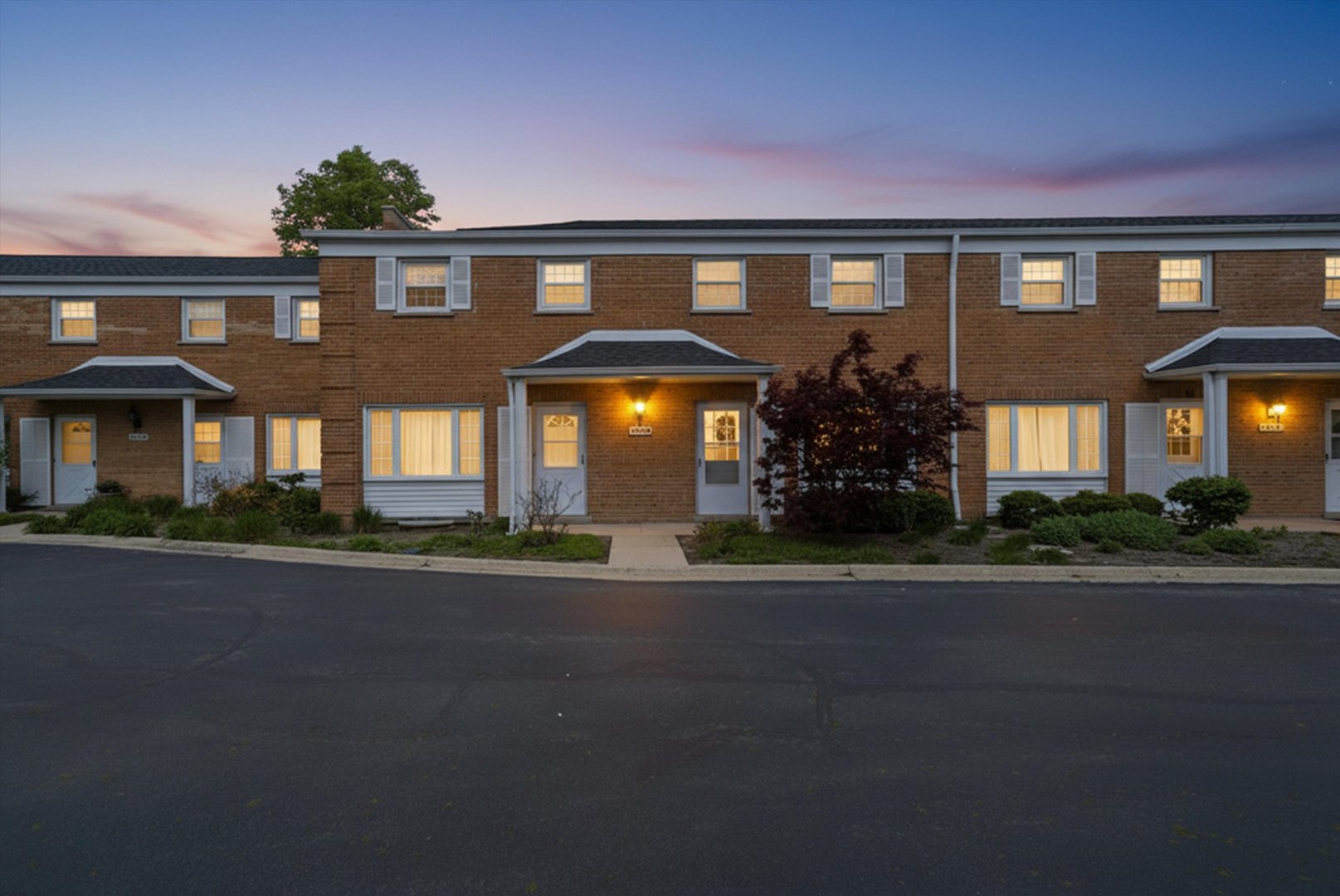 2138 Rugen Road, Glenview, IL 60025