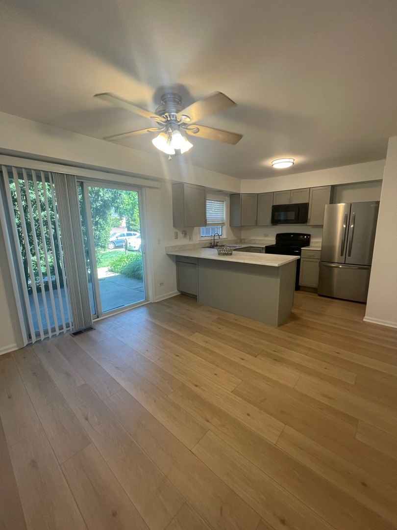 2138 Rugen Road #A, Glenview, IL 60026