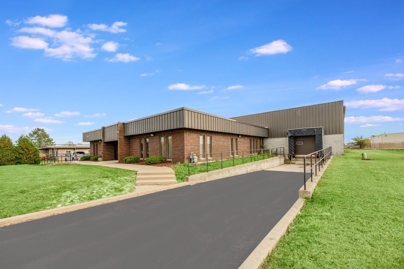 9325 Gulfstream Road, Frankfort, IL 60423