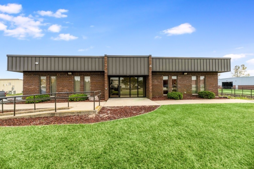 9325 Gulfstream Road, Frankfort, IL 60423