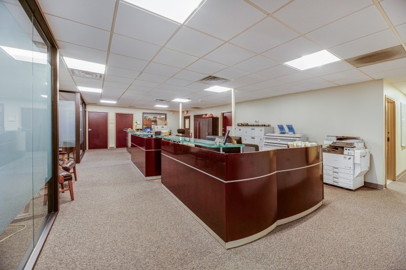 9325 Gulfstream Road, Frankfort, IL 60423