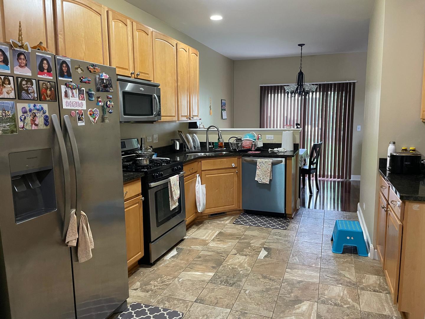 2277 Stoughton Drive, Aurora, IL 60502