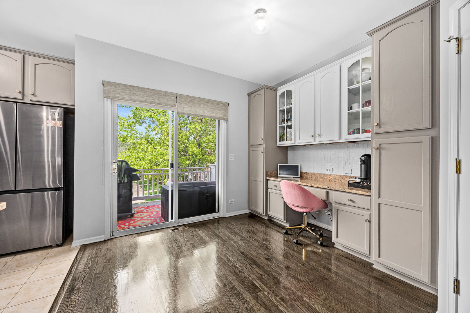 1103 LONGWOOD Drive, Lisle, IL 60532