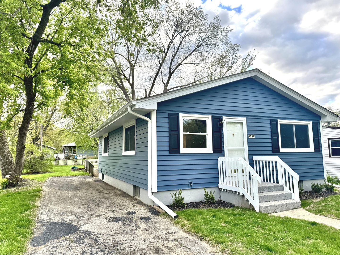 1224 Landon Avenue, Winthrop Harbor, IL 60096