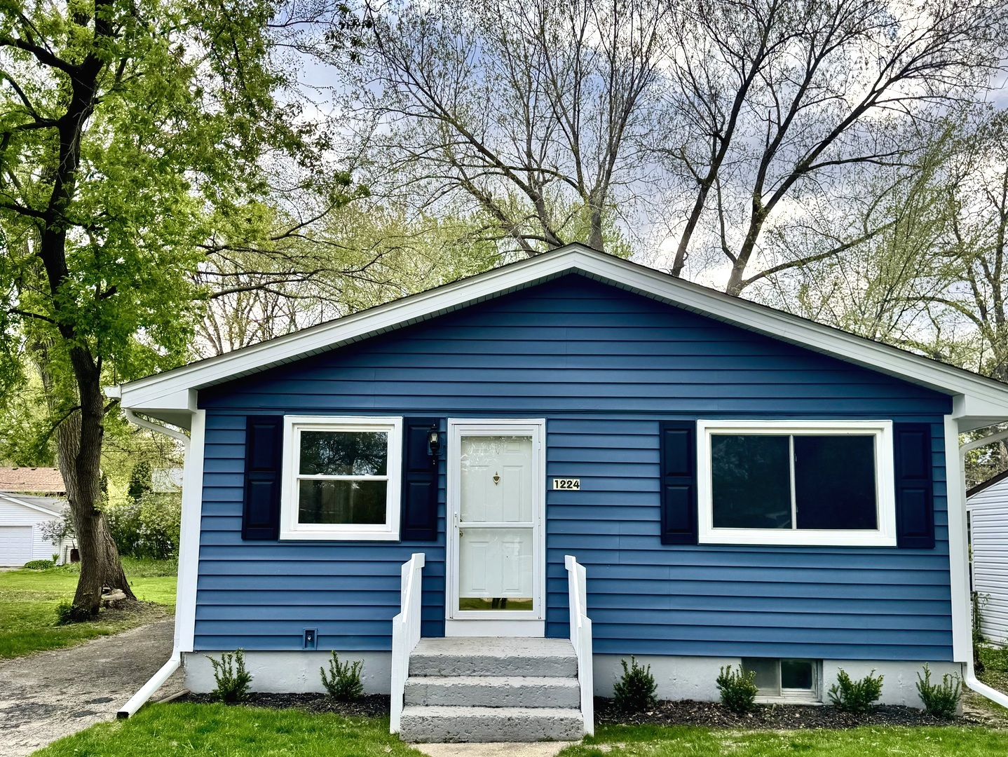 1224 Landon Avenue, Winthrop Harbor, IL 60096