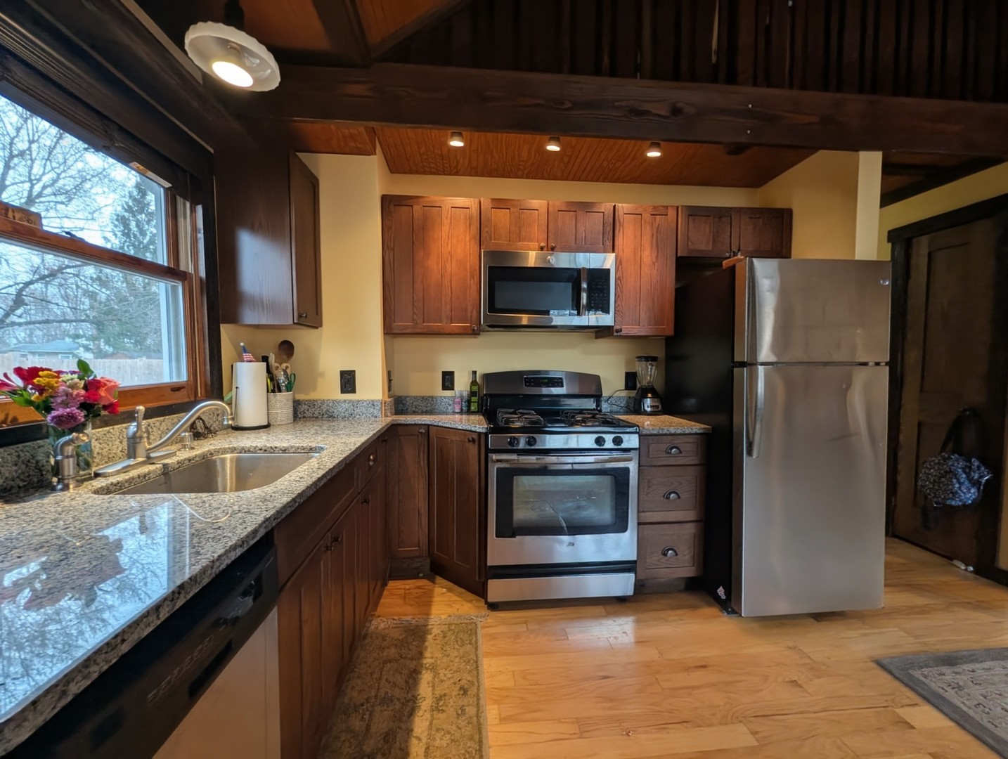 117 Lakewood Avenue, Crystal Lake, IL 60014