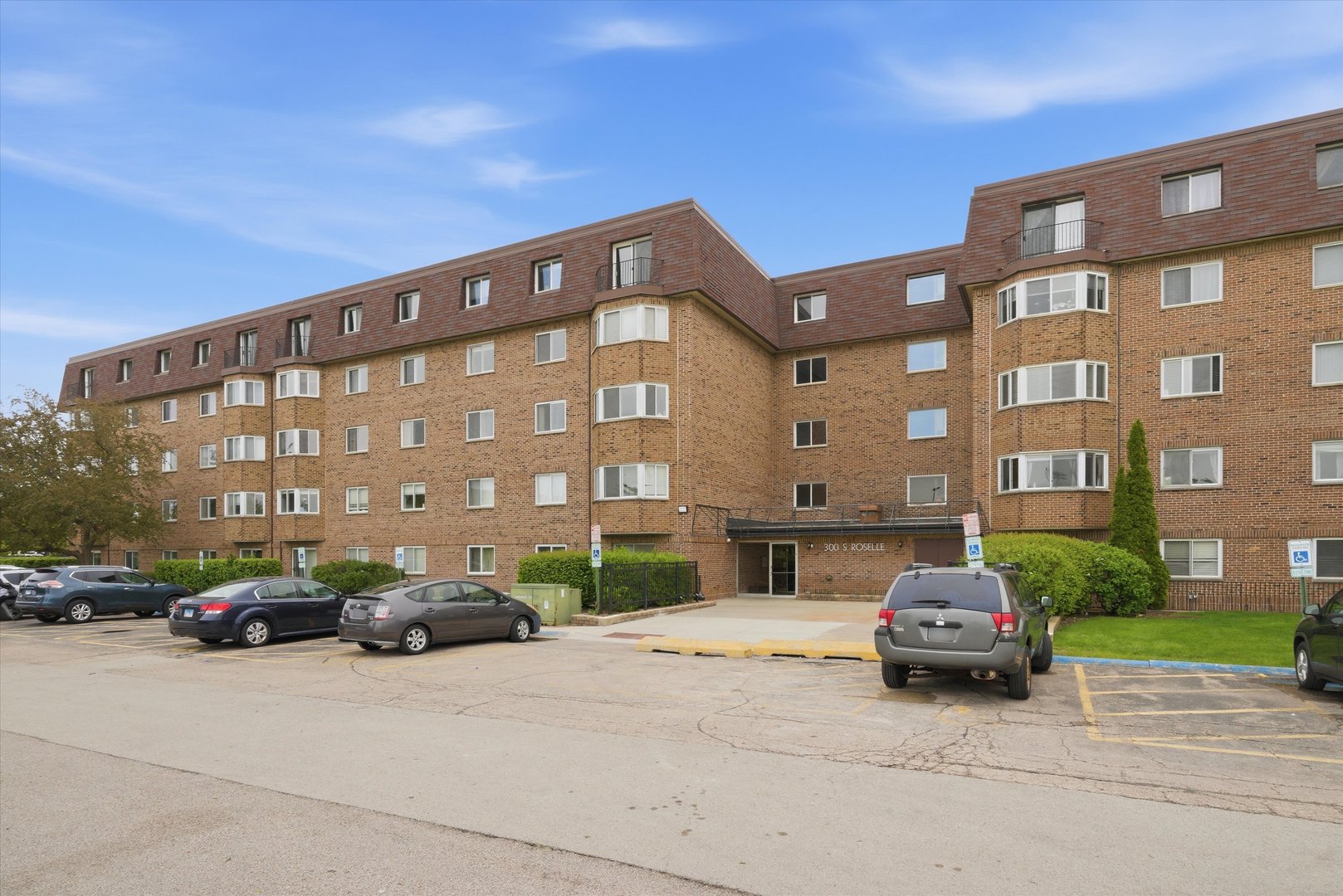 300 S Roselle Road #309, Schaumburg, IL 60193