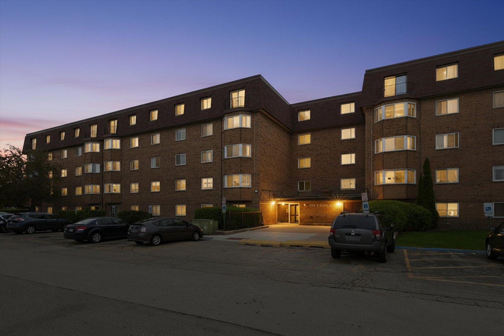300 S Roselle Road #309, Schaumburg, IL 60193