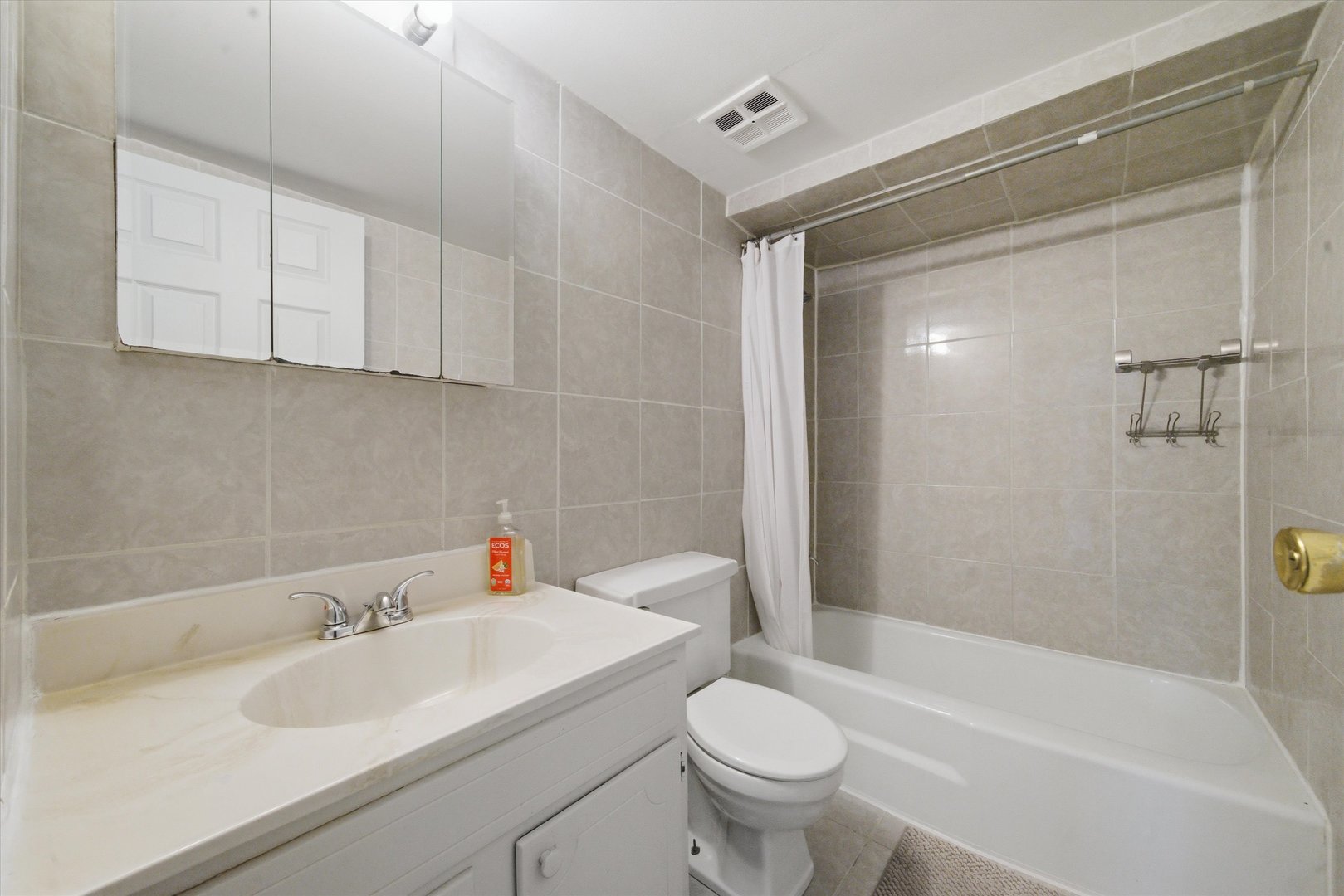 300 S Roselle Road #309, Schaumburg, IL 60193