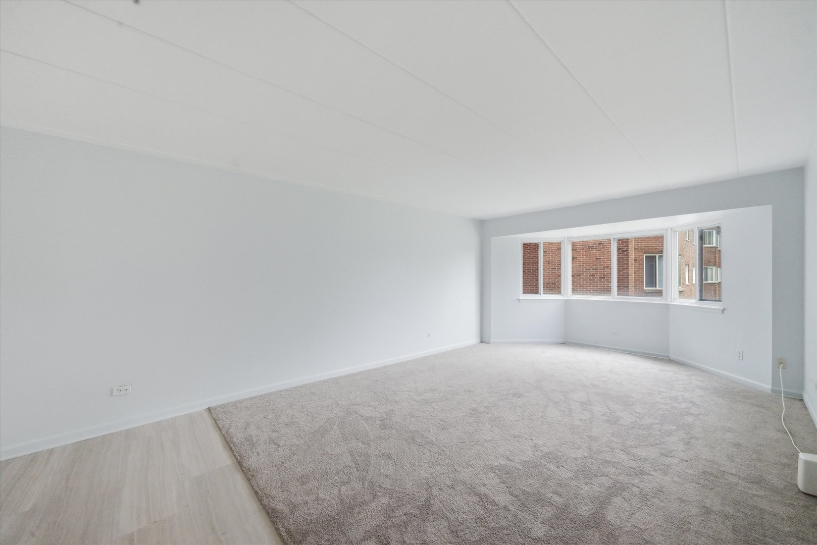 300 S Roselle Road #309, Schaumburg, IL 60193